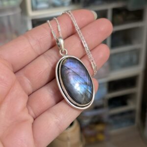 שרשרת פיקסי לברדורייט