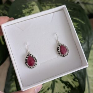 עגילי בוהמיין רובי