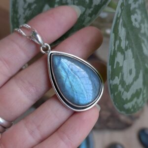 שרשרת לייט בלו דרופ